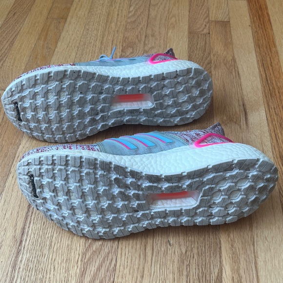 adidas Ultraboost 19 Size 7 Glow Blue/Shock Pink/Active Maroon Running Shoes - Picture 3 of 7